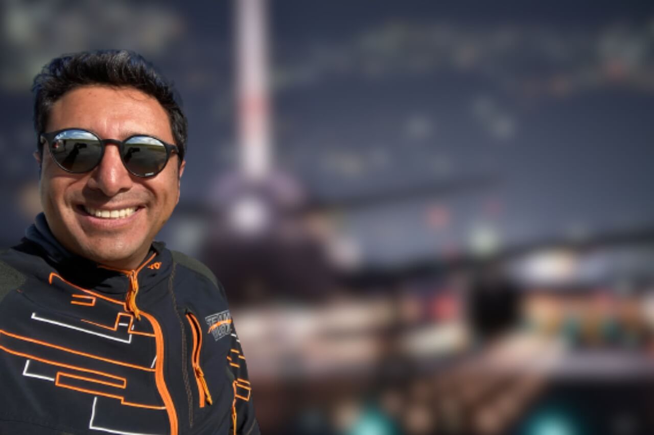 Bernardo Moreno fundó el primer centro privado de mantenimiento de aviones en México